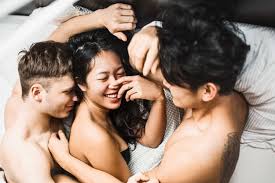 What Is a Polyamorous Relationship? A Guide to Polyamory
