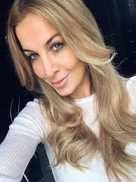 Charlotte würdig wurde als charlotte engelhardt bekannt. Uber Mich Upgradeu