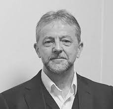 Andrew Featherstone's Instagram, Twitter & Facebook