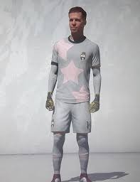 Enjoy 5* skill moves and a 4* weak foot from the chilean powerhouse with a serie a club chemistry to add to your ultimate team now. Fifa 21 News On Twitter Szeczny In The Piemonte Calcio Kit Fifa20