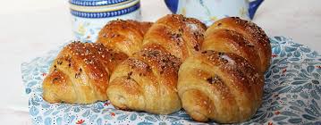 Non riesci a fare almeno del cornetto a colazione? Cornetti Sfogliati Ai Cinque Cereali Marypopcake