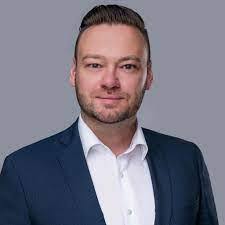 Robert Biermann's Instagram, Twitter & Facebook