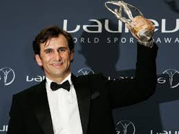 He was recently moved to a rehab facility after a third surgery and he seemed to be doing okay. Das Leben Ist Sehr Grosszugig Gewesen Zu Alex Zanardi Mehr Sport Kicker
