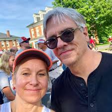 True Blue 3rd floor screen repair recommendations needed