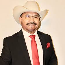 Sergio Diaz's Instagram, Twitter & Facebook