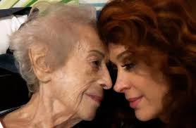 Apenas um detalhe nisso, começou. Morre Odette Motta Raia Mae De Claudia Raia Aos 95 Anos Claudia