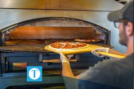 Fetta's crust, made off-site, makes difference