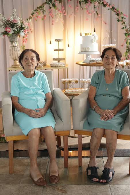 Gêmeas de Alegre completam 100 anos com missa e festa em família
