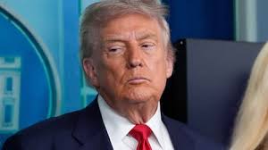 Une famille poursuit une maison funéraire à Los Angeles pour avoir présenté  le mauvais corps lors de la veillée funèbre