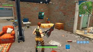 Un nain de jardin est une représentation d'une petite créature du folklore (nain, gnome, lutin, nisse, etc.) sous forme d'une statue de petite taille, utilisée pour décorer certains jardins. Fortnite Chercher Les Nains De Jardin Caches Dans Differents Endroits Breakflip Actualites Et Guides Sur Les Jeux Video Du Moment