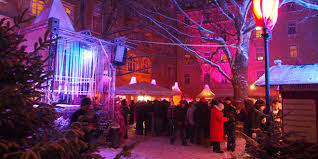 For a new delicate look at the holidays we have gathered the most delicate shades for ornaments, decorations and flowers. Pink Christmas 10 Jahre Schwul Lesbischer Weihnachtsmarkt In Munchen