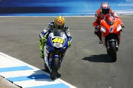 Motogp laguna+seca valentino+rossi casey+stoner usa california corkscrew. Valentino Rossi Reminisce Crucial Laguna Seca 08 Visordown