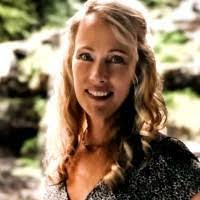 Jennifer Rafferty's Instagram, Twitter & Facebook