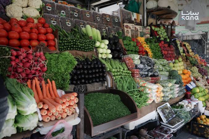 أسعار الفواكه والخضراوات في سوق الخضار بالشعلان بدمشق وفق ما رصدته كاميرا  سانا اليوم