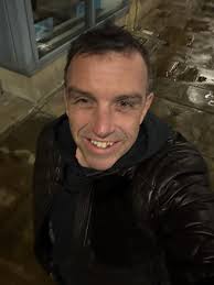 Boxers need strong abs and strong legs to be all they can be in the ring.  With Fark helping him develop both as he prepares for his bout away in  Denmark we