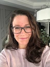 Debra Thorne's Instagram, Twitter & Facebook