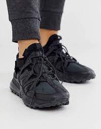 With features borrowed from both a trail shoe and water moccasin, this versatile iteration contains running and hiking capabilities with an upper composed of mesh, leather, and ripstop materials in anthracite grey. Nike Air Max 270 Bowfin Sneaker In Triple Schwarz Aj7200 005 Asos