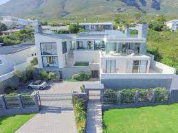 6 Bed House For Sale In Camps Bay T1554142 Private Property House Designs Exterior Luxury Homes Dream Houses Aesthetic House Exterior