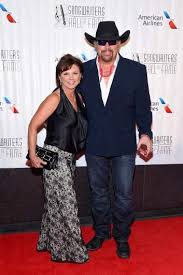 Tricia Lucus, Toby Keith's Wife: 5 Fast Facts You Need to Know
