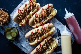 Vegane Hot Dogs Mit Selbstgemachten Gemusewurstchen Rezept In 2020 Rezepte Veganes Fastfood Wurstchen