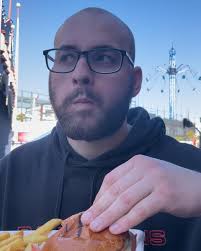 Luna Park Burgerger , Presentation 6/10 , Taste 6/10, Size 6/10, Structural  Integrity 6/10