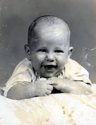 Robin Mariner's Instagram, Twitter & Facebook