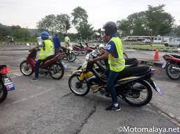 Harga lesen bagi kereta transmisi manual (d) adalah rm1,150 sementara bagi kereta transmisi automatik (da) adalah rm1,250. Jpj Akan Mengawal Selia Harga Lesen Kereta Dan Motosikal Motomalaya Net Berita Dan Ulasan Dunia Kereta Dan Motosikal Dari Malaysia