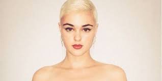 On this youtube page you will find a range of videos, including but not limited to behind the scenes at photoshoots, vlogs, how to. Australian Model Stefania Ferrario Wants Everyone To Drop The Plus Size Label Huffpost Canada Style