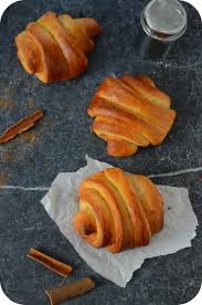 Au Xviiie Siecle Celui Ci Ayant Demande Une Patisserie Sur Base De Gros Morceaux De Sucre Perle Le Cuisinier Idee Recette Brioche Recette