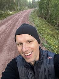 Dennis gick Vasaloppet på 25 timmar