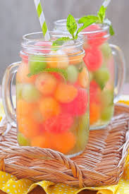 6 Eaux Aromatisees Pour L Ete Westwing Magazine Leckere Rezepte Aromatisiertes Wasser Lecker