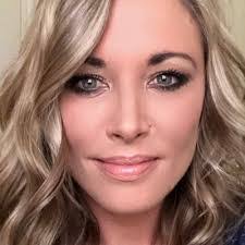 Carrie Hall's Instagram, Twitter & Facebook