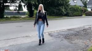 Lara Cumkitten Pees Her Jeans While Walking - ThisVid.com