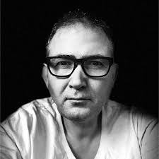 Lester Perryman's Instagram, Twitter & Facebook