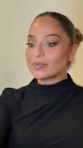 My beautiful Mama to be @sara.ghorayeb #dubaimua #makeupartist #glam #beauty