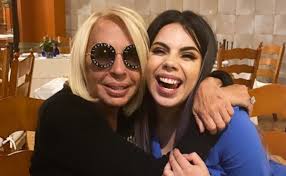 La hija de la conductora laura bozzo estuvo en el incendio del centro turístico little french frey, en honduras. Lizbeth Rodriguez Y Laura Bozzo Iran Contra Infieles