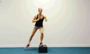 Plyometrics Exercises Like Box Jumps Can Help Make You Faster More Agile And Stronger Start With One Foot On A Box Or An Exercice Exercice Jambes Pliometrie