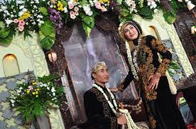 Desain dekorasi pelaminan mewah, jual berbagai macam model dekorasi pengantin, dekorasi pelaminan, dekorasi pernikahan modern terbaru dengan bahan kayu yang. Harga Paket Pernikahan Murah Terbaru Paket Pernikahan Catering Dekorasi Pelaminan Rias Pengantin Luwes