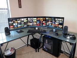 Multi Monitor Gaming Setup 3 Computer Desk Setup Video Game Rooms Gaming Setup