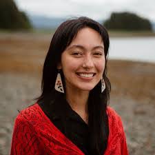 Clara Mahoney's Instagram, Twitter & Facebook