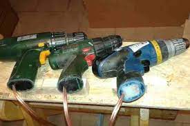 Akkumaschinen Akkuschrauber Upcycling Bauanleitung Zum Selberbauen 1 2 Do Com Deine Heimwerker Community Building Instructions Homemade Tools Diy Tools