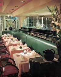 The 1980s were a decade of bold style, colors, and silhouettes—and heaping amounts of permed hair. 80s Restaurant Food Trends Mirror80 Restaurant Design Trending Decor Design