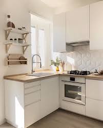 Si tienes una cocina pequeña, prueba aprovechando al máximo el espacio con estas ideas. Las Mejores Ideas Para Reformar Una Cocina Pequena Finteca