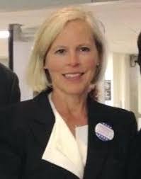 Holly Ennis's Instagram, Twitter & Facebook