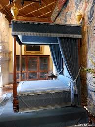 Marie Antoinette S Playhouse Bed Of Diane De Marieantoinettesplayhouse Loire Valley Loire Architecture