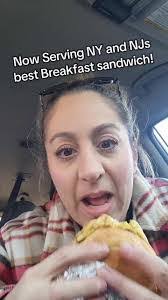 Ashlyn Holt's Instagram, Twitter & Facebook