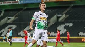 This was about 90% of all the recorded gladbach's in the usa. Gladbach Star Patrick Herrmann Vermutet Grossen Einfluss Durch Geisterspiele Mehr Uberraschungen Sportbuzzer De