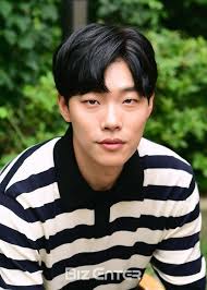 류준열 / ryu joon yul (ryu jun yeol). Interview Lucky Romance Ryu Jun Yeol I Am Lucky To Be Successful Hancinema