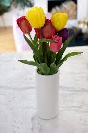 This Simple Hack Will Keep Your Tulips From Drooping Forever Growing Food Indoors Tulips In Vase Wonderful Flowers