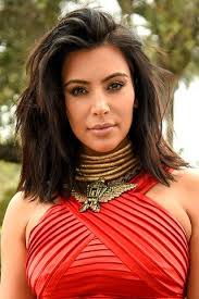 Kim kardashian just posted a photo of herself on instagram, showing off a new, short cut. Take Inspiration From Perrie Edwards And Opt For A 70s Bob For The New Year Kim Kardashian Short Hair Hair Styles Kardashian Hair